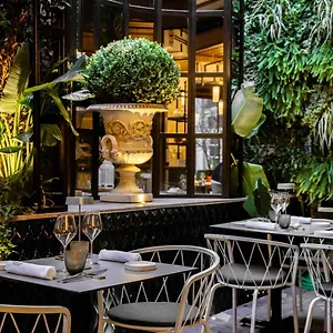 Otel Luxus, Roma